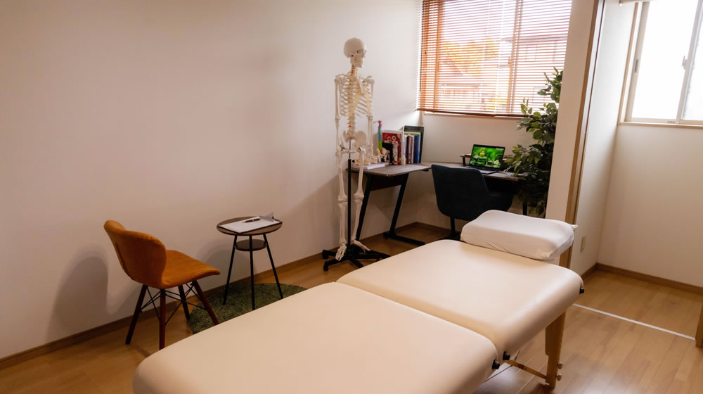 鹿屋市内で通いやすい立地と駐車場完備